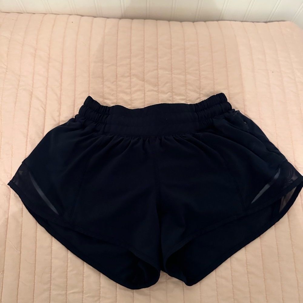 lululemon navy hotty hot shorts